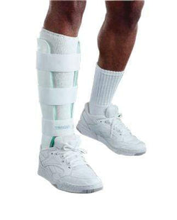 Air Stirrup¨ Leg Brace, Medium, right